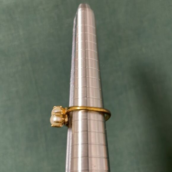 Vintage Sarah Coventry Elegant Adjustable Gold Tone Faux Pearls Women's Ring - Picture 2 of 7